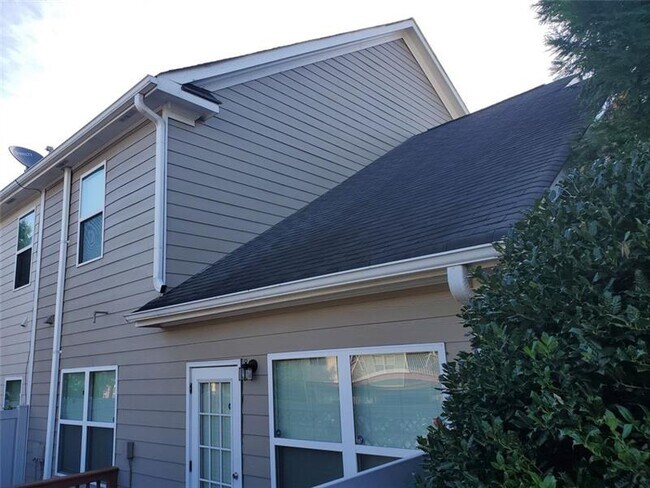 Building Photo - 1809 Willow Branch Ln