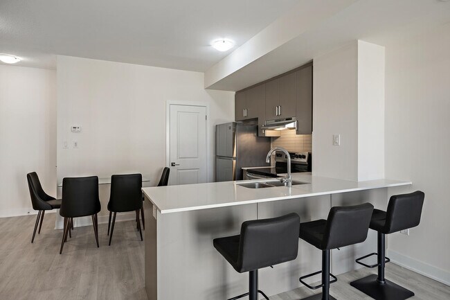 Photo du bâtiment - 3 bedroom 3 bath Townhouse