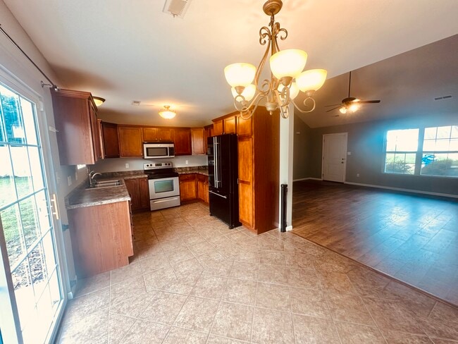 Building Photo - 285 Brookstone Dr