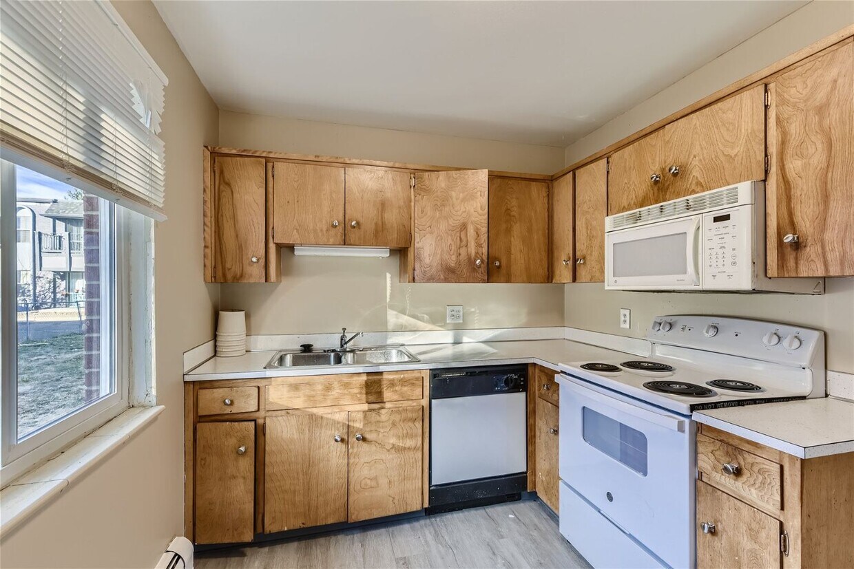 Primary Photo - Affordable 3bed/ 1 bath apartment 1 month ...