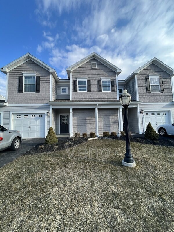 Primary Photo - 303 Grayson Pl