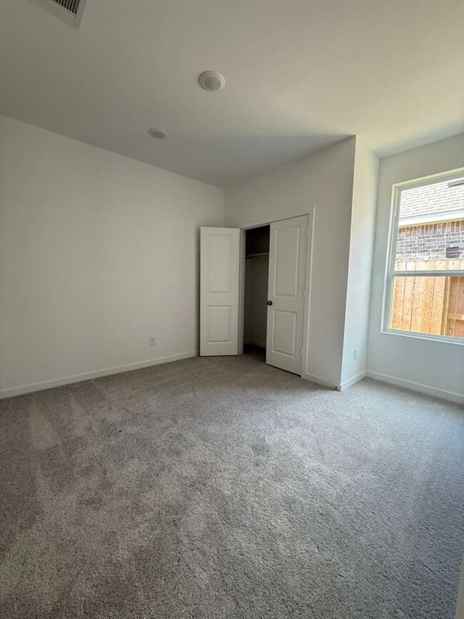 Building Photo - 27326 Sweetwater Bay Dr