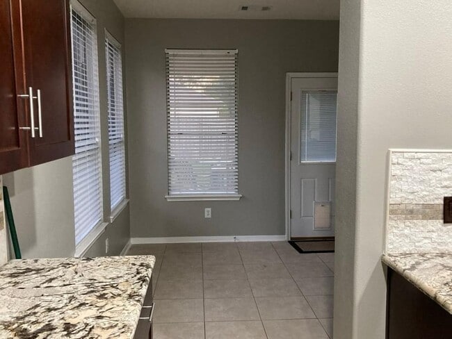 Building Photo - 2322 Trotter Dr