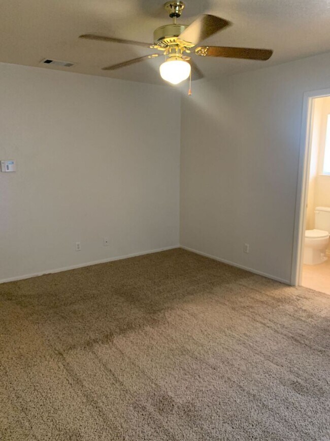 Building Photo - 3 Bdrm 1.5 Bath 1 Car Garage