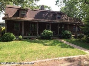 Building Photo - 375 Arrowhead Dr