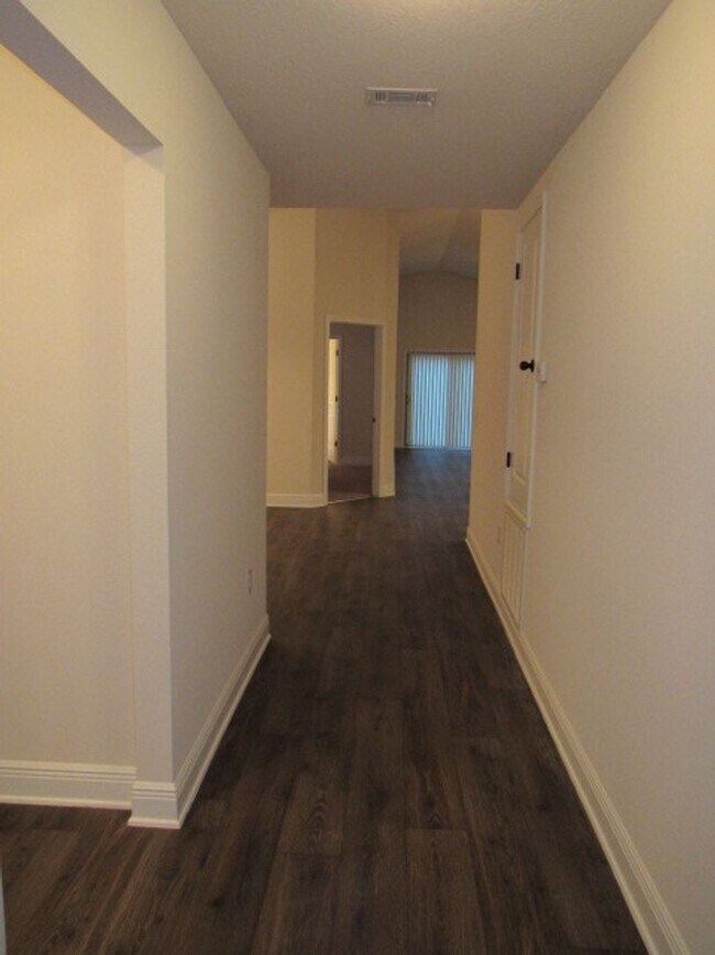 Building Photo - Beautiful home in Lost Creek.
