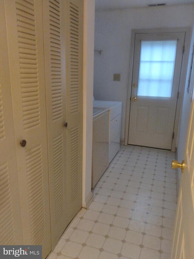 Building Photo - 216 Deptford Rd