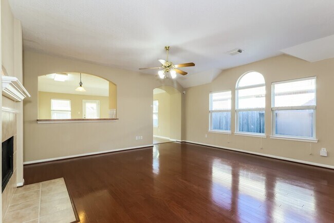 Building Photo - 3223 Spring Ranch Ln