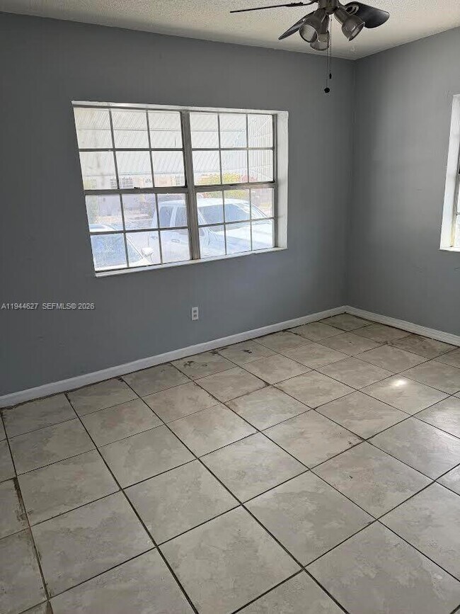 Foto del edificio - 1014 NW 33rd Ave