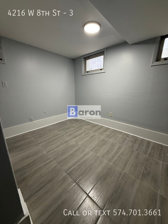 Foto del edificio - 4216 W 8th St