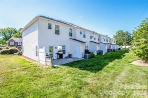 Foto del edificio - 4151 Kenton Glenn Ct NW