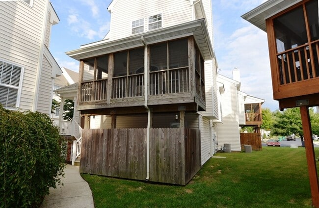 Building Photo - Harbourview Community