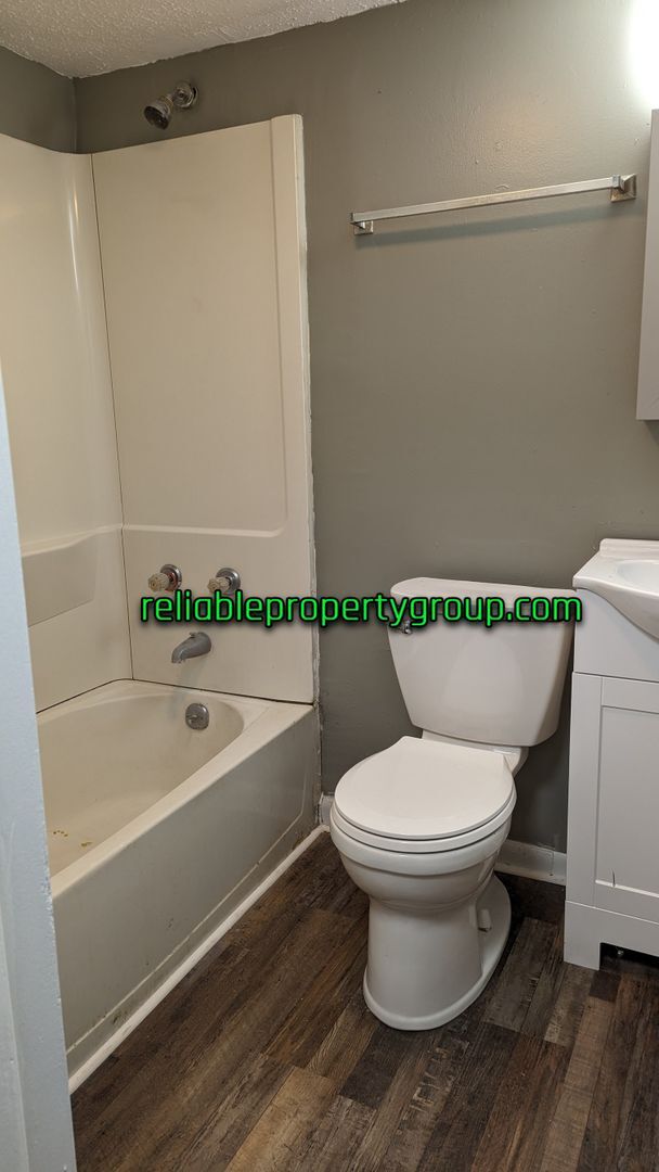 Building Photo - $200 off First Month's Rent