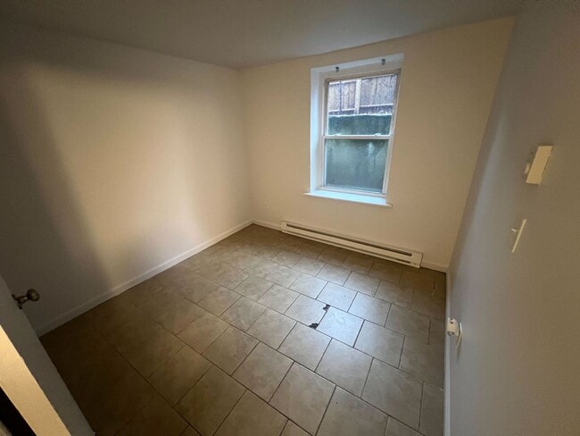 Building Photo - 190 S Allen St