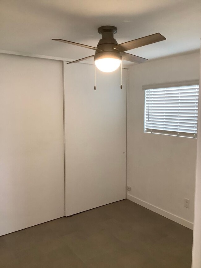 Building Photo - 4437 1/2 Montalvo St