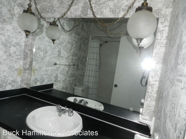 Foto del edificio - 4 br, 3 bath House - 6923 Lorna Dr.