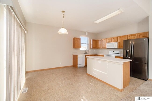 Building Photo - 14002 Kelly Dr