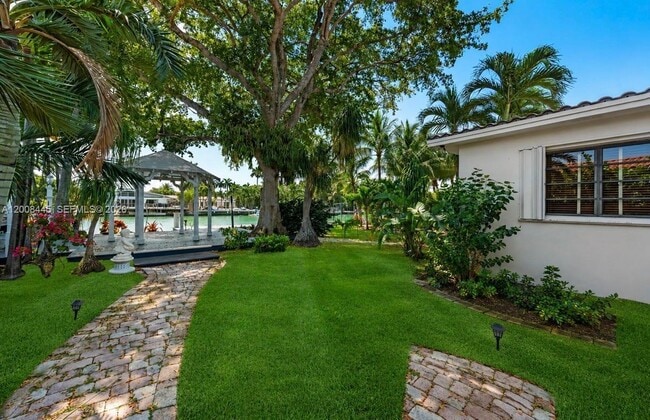 Building Photo - 540 S Shore Dr