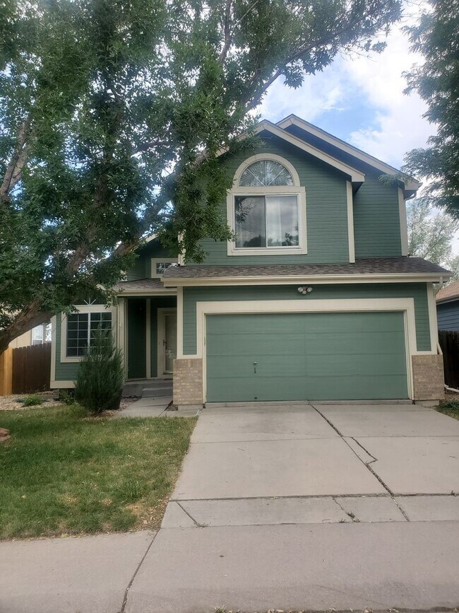 Building Photo - Charming 4 Bedroom 2.5 Bathroom Home in Br...