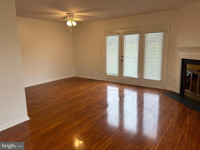 Building Photo - 1307 N Glen Dr