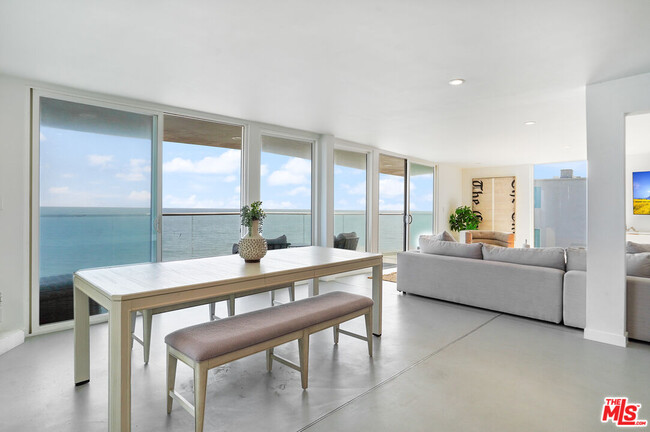 Foto del edificio - 26060 Pacific Coast Hwy