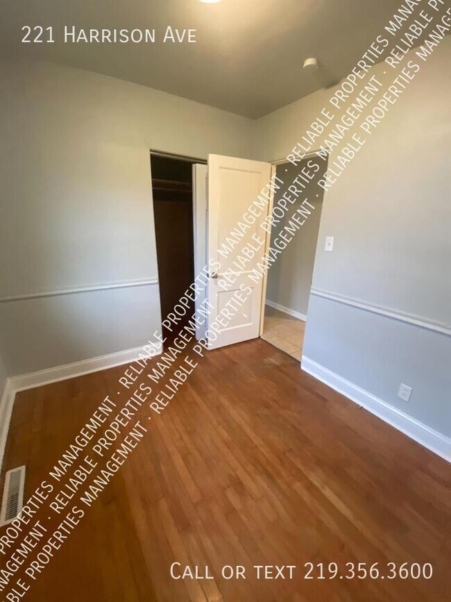 Building Photo - 221 Harrison Ave