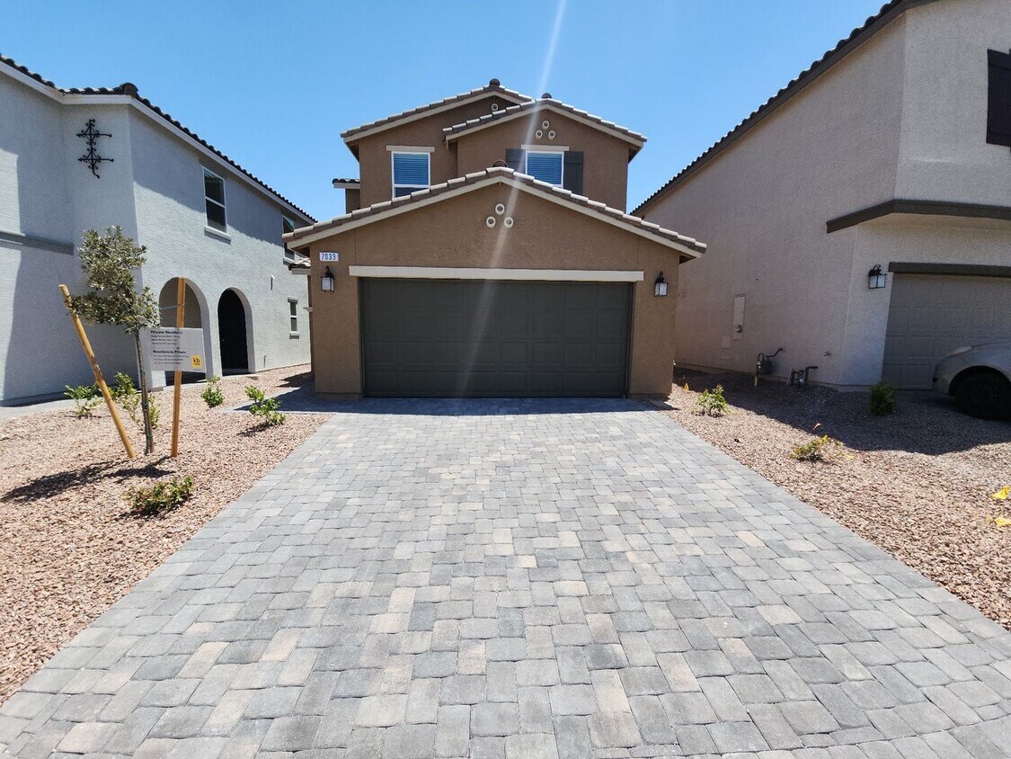 7033 Dandelion Pk Ave, Las Vegas, NV 89113 House Rental in Las Vegas