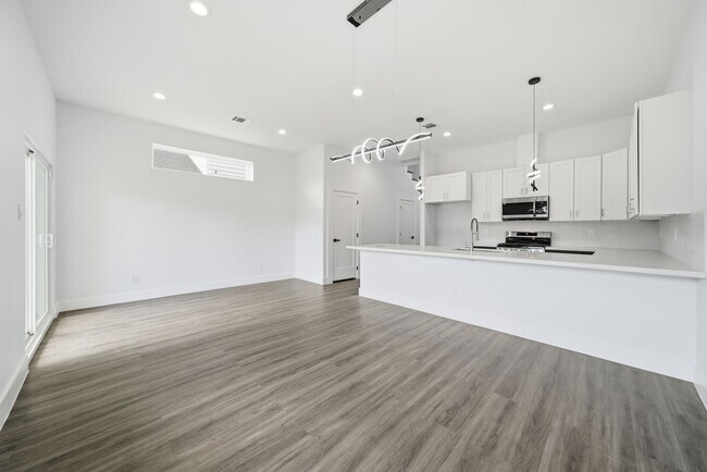 Foto del edificio - 1015 Ellington St