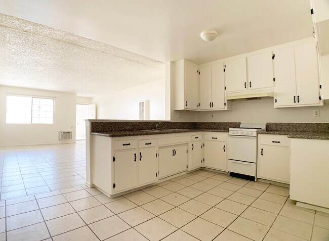 Foto del edificio - 3013 Garnet Ln