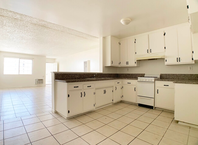 Building Photo - 3013 Garnet Ln