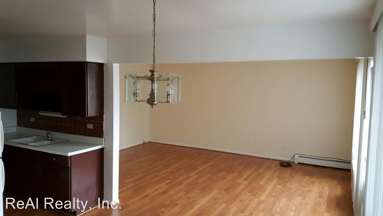 Foto principal - 2205 E 87th St