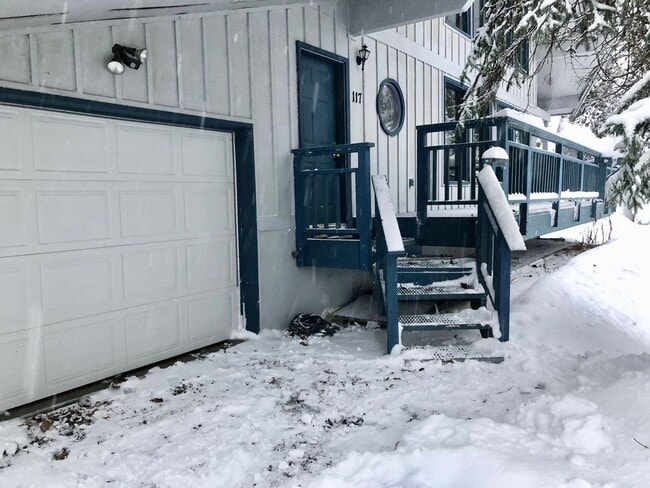 Building Photo - Girdwood 3 Bedroom House w/ Garage