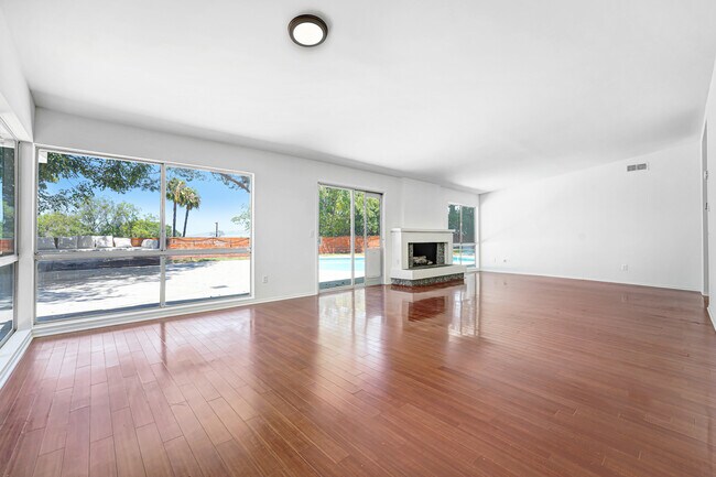 Sala de estar - 22819 Gershwin Dr