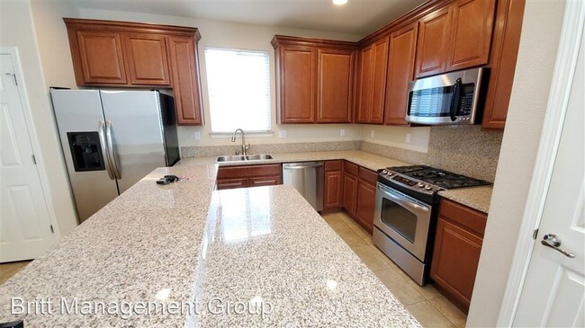 Building Photo - 3 br, 2.5 bath House - 2120 Alamo Square Way