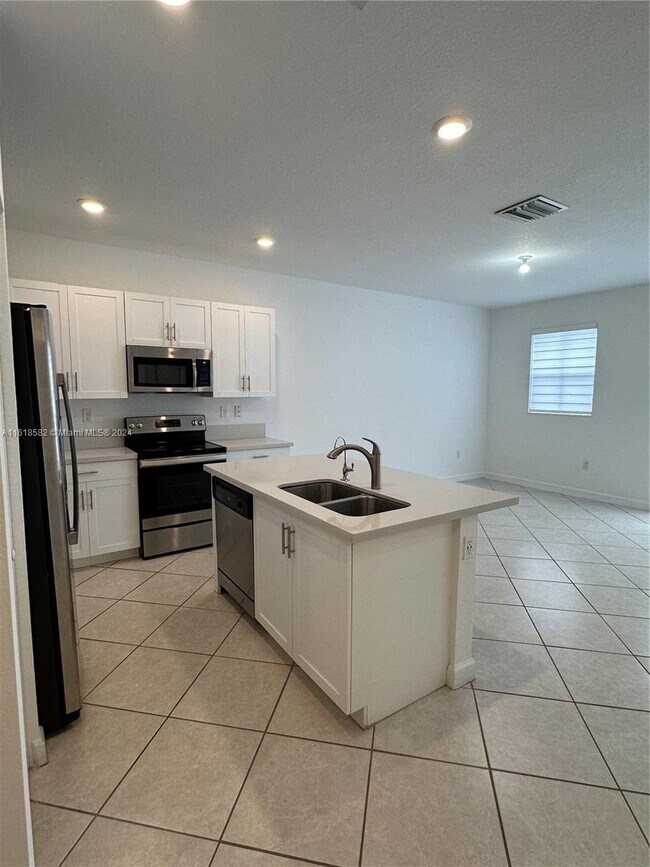 Building Photo - 10821 W 33rd Way