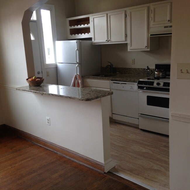 kitchen - 3723 W St NW