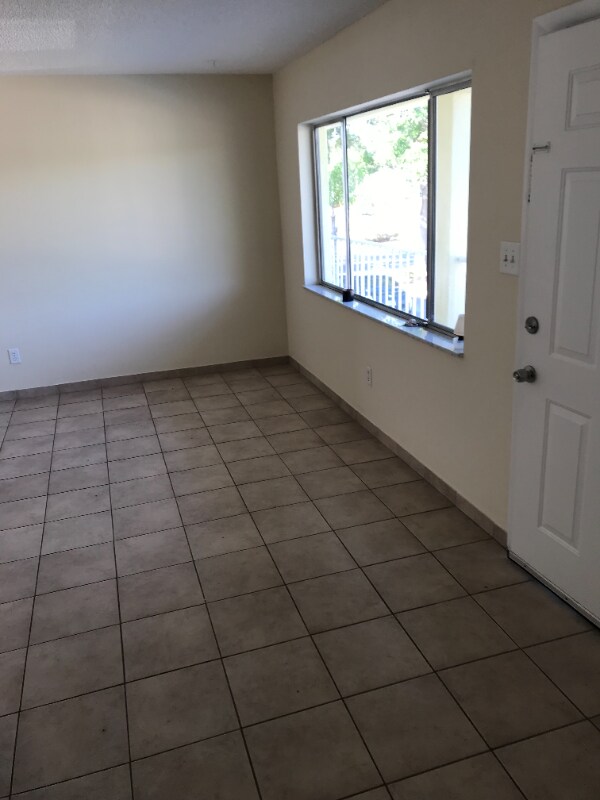 Foto del edificio - 411 S Nimbus Ave