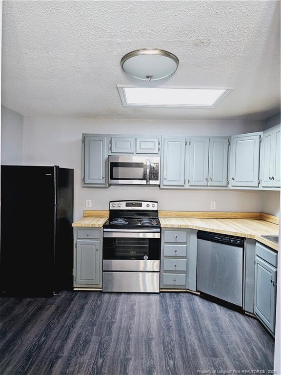 Foto del edificio - 1121 Lake Stone Pl