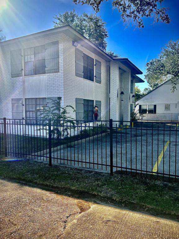 1103 Hodges St, Lake Charles, LA 70601 House Rental in Lake Charles