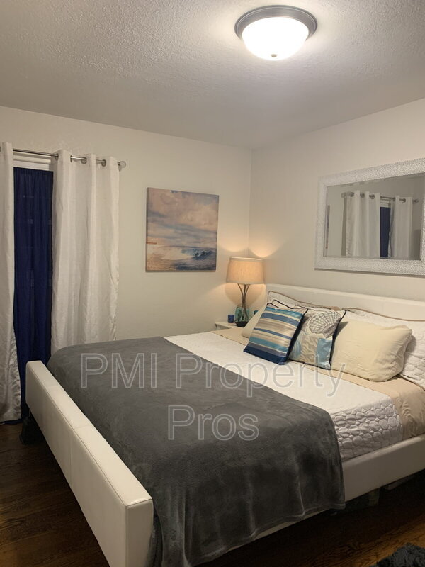 Building Photo - 2792 S 58th St
