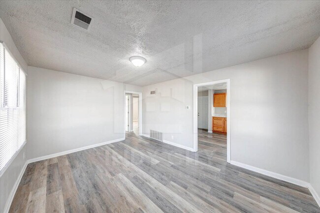 Foto del edificio - 2854 S Keystone Ave