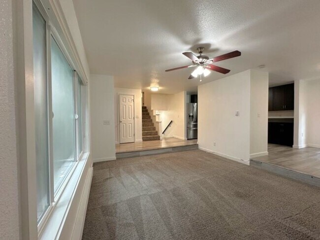 Foto del edificio - Gated community offering 3 bedrooms and 2....