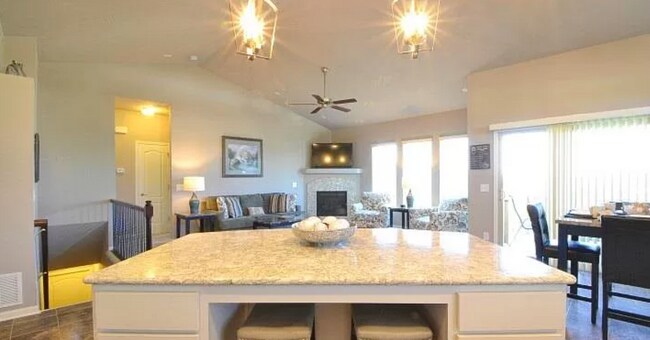 Building Photo - Spacious 3BR Home in Papillion!