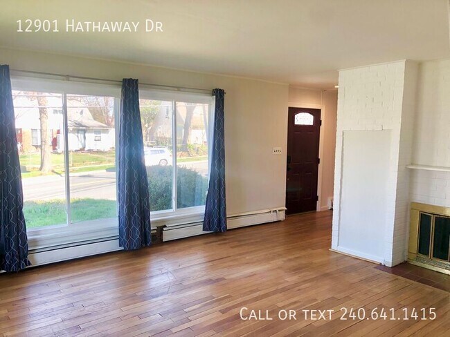 Building Photo - 12901 Hathaway Dr