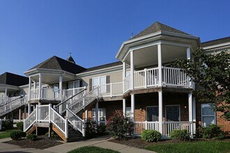 Building Photo - 3800 Falcon Crest Dr