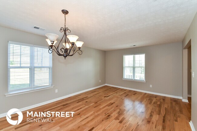 Building Photo - 5000 Cardinal Ct