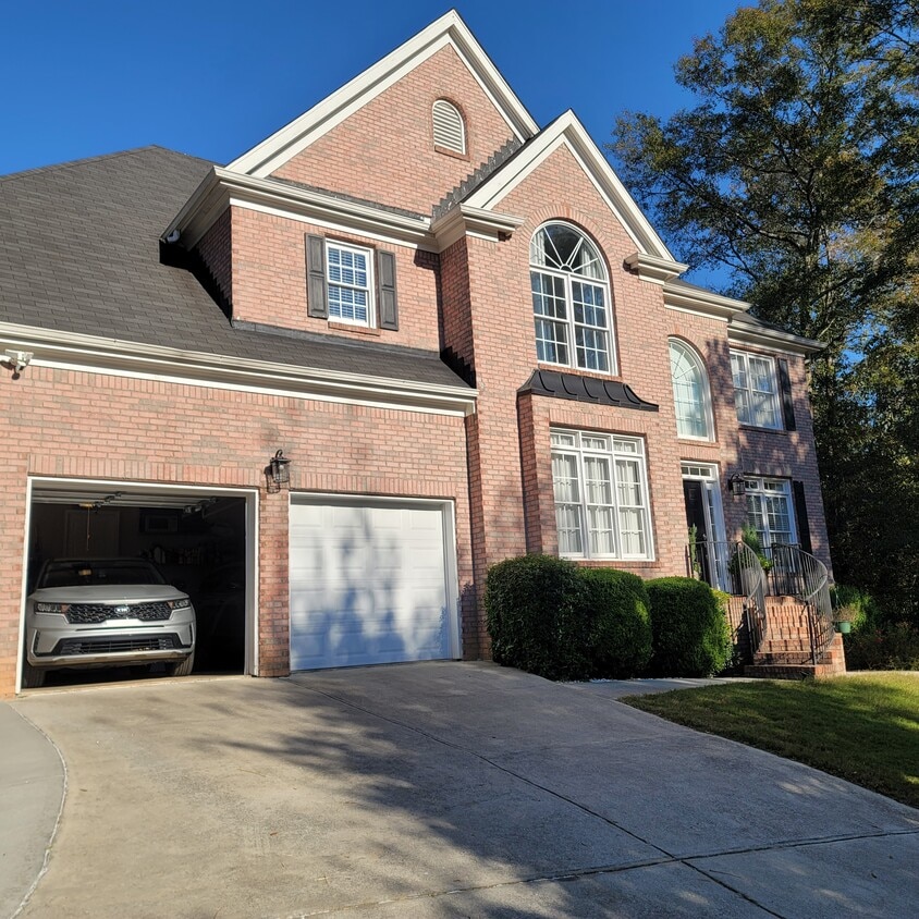 562 Honeydew Ln SW, Lilburn, GA 30047 House Rental in Lilburn, GA