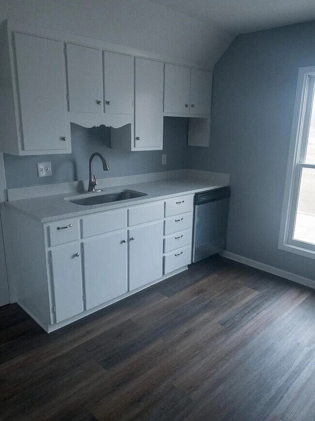 Cocina - 2202 S Warren St