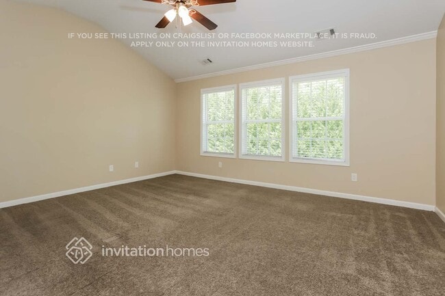 Building Photo - 925 Lakeside Ct