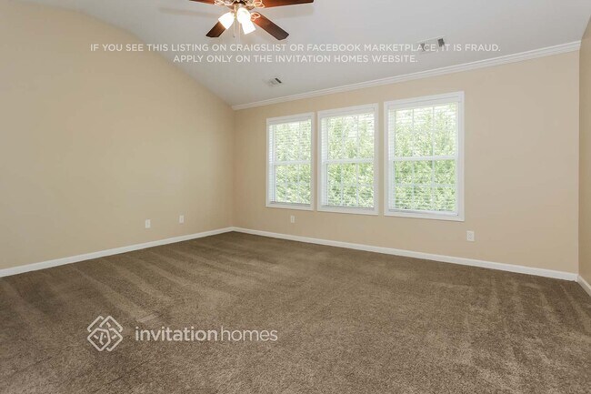 Foto del edificio - 925 Lakeside Ct